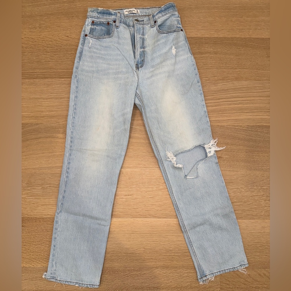 Abercrombie 90s Ulta High Rise Straight Jeans